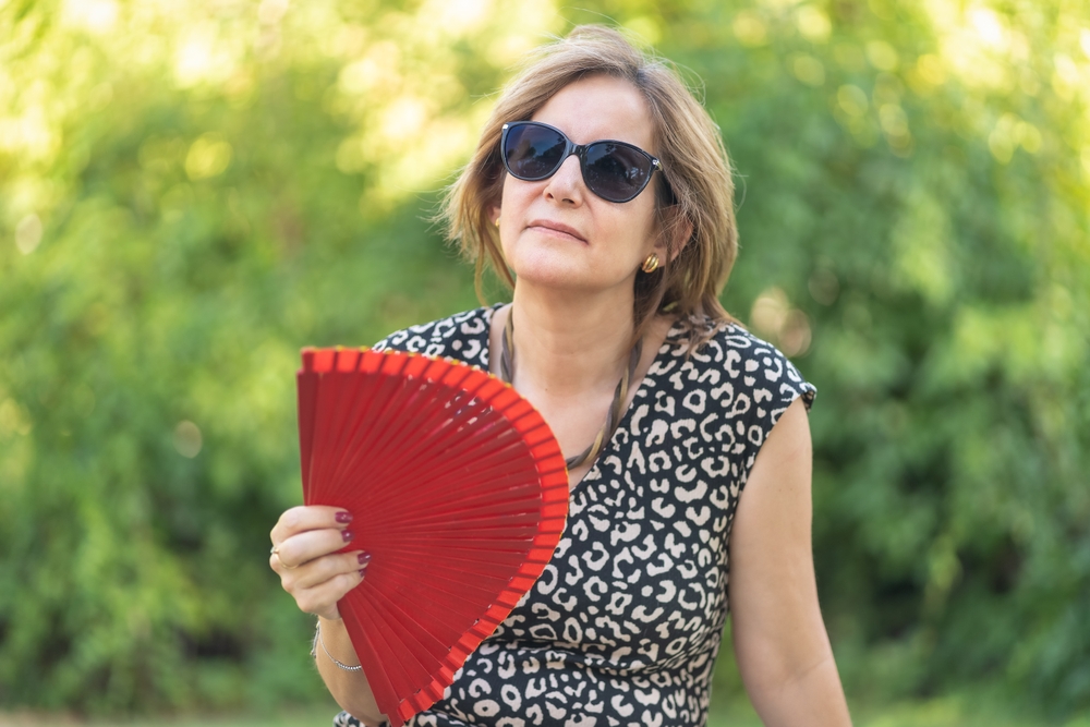 qué son los sofocos durante la menopausia